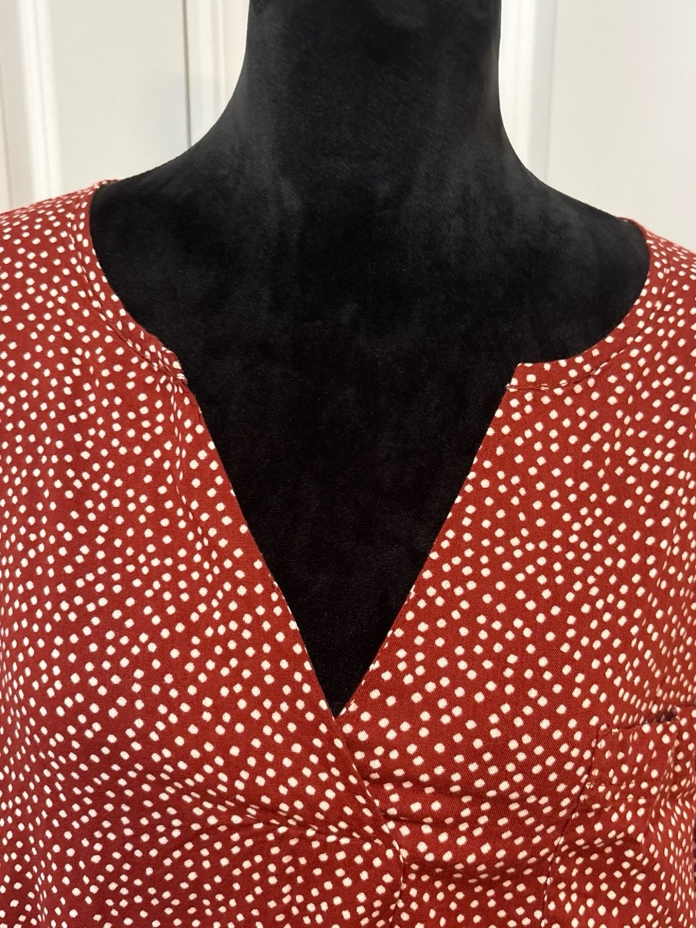 Old Navy Rust Red Polka Dot Short Sleeve Tee